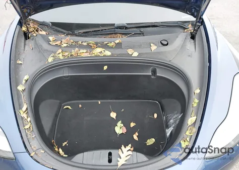 2019 Tesla Model 3 Long Range/Performance z USA, uszkodzony, nr VIN 5YJ3E1EB7KF195047